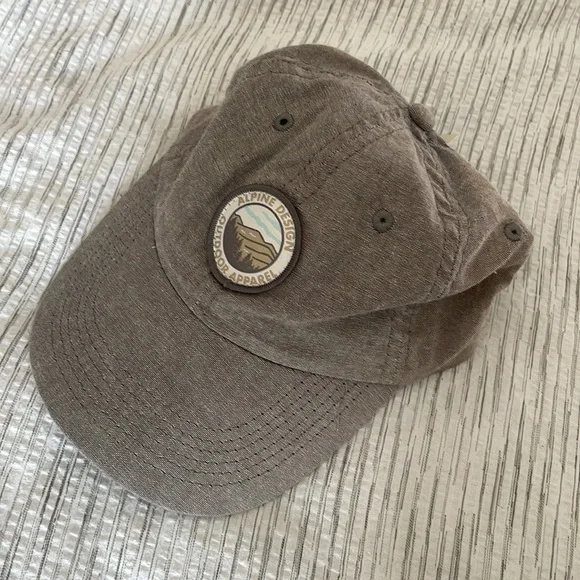 NWT Women’s Alpine Design Chambray Cap - Picture 10 of 10